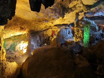 tropfsteinhoehleHalong